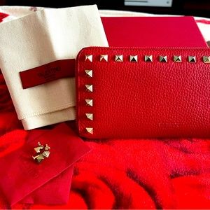 Valentino Garavani Rockstud red wallet